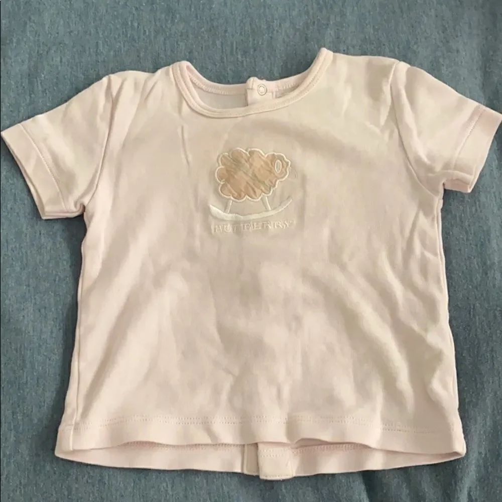Burberry tshirt 